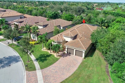 House in Delray Beach, Florida 3 bedrooms, 301.84 sq.m. № 2020935 - photo 13