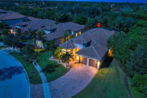 House in Delray Beach, Florida 3 bedrooms, 301.84 sq.m. № 2020935 - photo 12