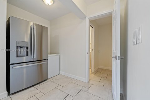 House in Dania Beach, Florida 2 bedrooms, 157.93 sq.m. № 2248043 - photo 26