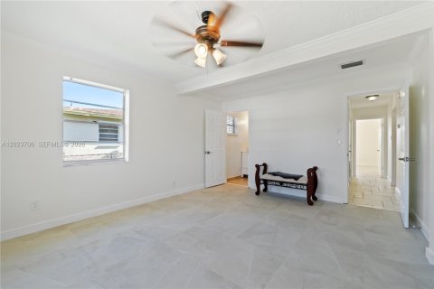 House in Dania Beach, Florida 2 bedrooms, 157.93 sq.m. № 2248043 - photo 8