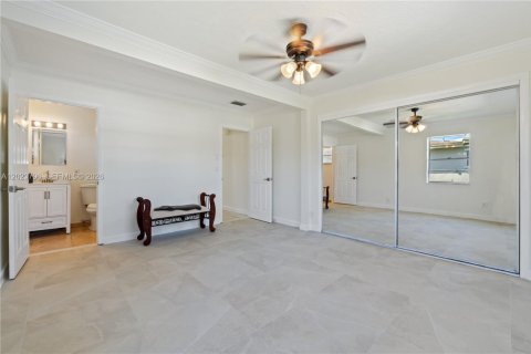 House in Dania Beach, Florida 2 bedrooms, 157.93 sq.m. № 2248043 - photo 6