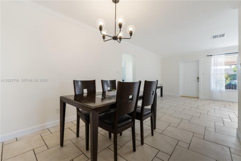 House in Dania Beach, Florida 2 bedrooms, 157.93 sq.m. № 2248043 - photo 22
