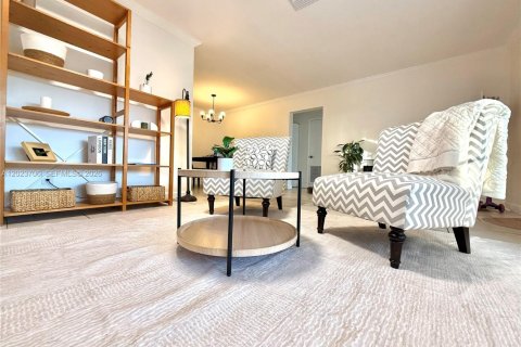 House in Dania Beach, Florida 2 bedrooms, 157.93 sq.m. № 2248043 - photo 17