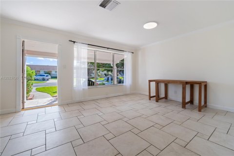 House in Dania Beach, Florida 2 bedrooms, 157.93 sq.m. № 2248043 - photo 20