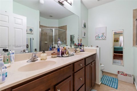 Купить таунхаус в Хомстед, Флорида 4 спальни, 161.28м2, № 2045825 - фото 15