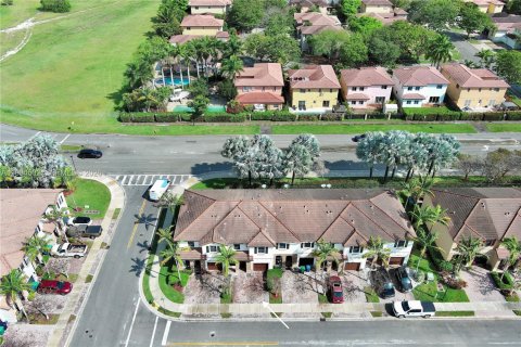 Купить таунхаус в Хомстед, Флорида 4 спальни, 161.28м2, № 2045825 - фото 19