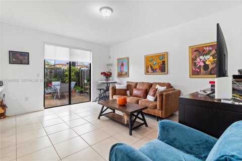 Купить таунхаус в Хомстед, Флорида 4 спальни, 161.28м2, № 2045825 - фото 9