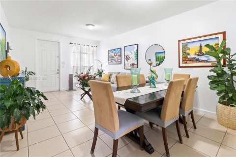 Купить таунхаус в Хомстед, Флорида 4 спальни, 161.28м2, № 2045825 - фото 5