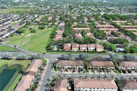 Купить таунхаус в Хомстед, Флорида 4 спальни, 161.28м2, № 2045825 - фото 20