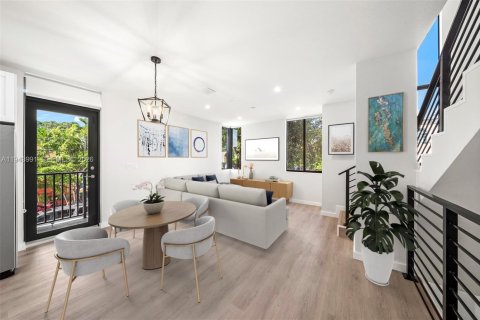 Townhouse in Miami, Florida 3 bedrooms, 144.18 sq.m. № 2000846 - photo 4