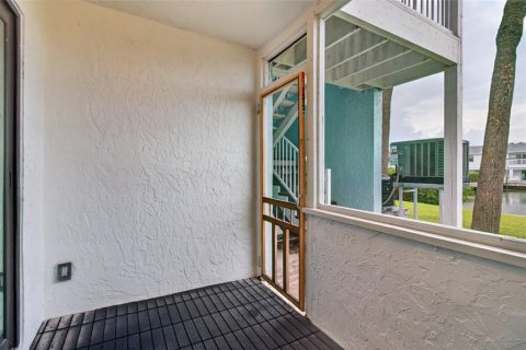 Condo in Indian Rocks Beach, Florida, 2 bedrooms  № 2314246 - photo 23