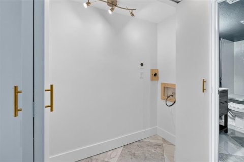 Condo in Indian Rocks Beach, Florida, 2 bedrooms  № 2314246 - photo 5