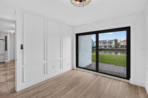 Condo in Indian Rocks Beach, Florida, 2 bedrooms  № 2314246 - photo 21