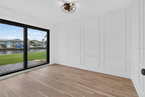 Condo in Indian Rocks Beach, Florida, 2 bedrooms  № 2314246 - photo 19