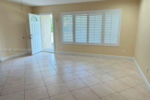 Casa en venta en Fort Lauderdale, Florida, 4 dormitorios, 191.01 m2 № 1993126 - foto 28