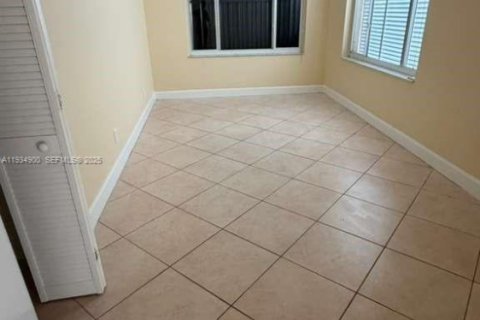 Casa en venta en Fort Lauderdale, Florida, 4 dormitorios, 191.01 m2 № 1993126 - foto 10