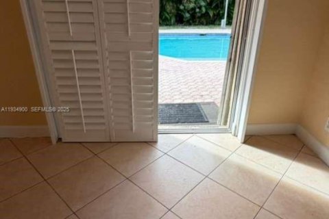 Casa en venta en Fort Lauderdale, Florida, 4 dormitorios, 191.01 m2 № 1993126 - foto 5