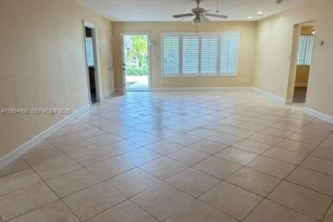 Casa en venta en Fort Lauderdale, Florida, 4 dormitorios, 191.01 m2 № 1993126 - foto 26