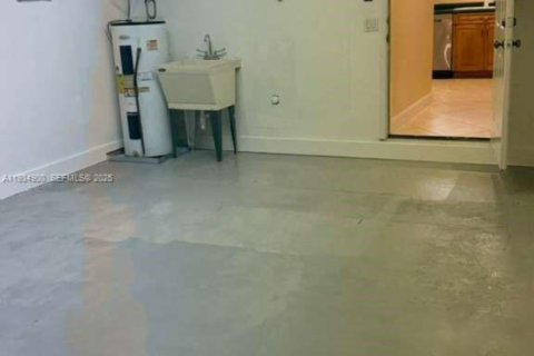 Casa en venta en Fort Lauderdale, Florida, 4 dormitorios, 191.01 m2 № 1993126 - foto 18