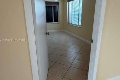 Casa en venta en Fort Lauderdale, Florida, 4 dormitorios, 191.01 m2 № 1993126 - foto 11