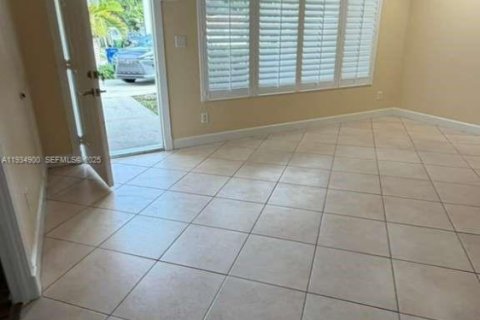 Casa en venta en Fort Lauderdale, Florida, 4 dormitorios, 191.01 m2 № 1993126 - foto 27