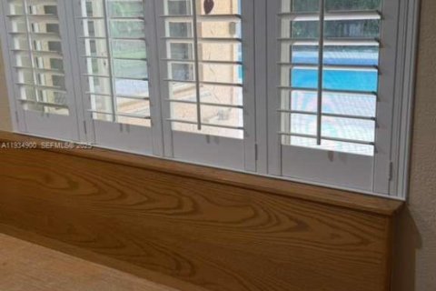 Casa en venta en Fort Lauderdale, Florida, 4 dormitorios, 191.01 m2 № 1993126 - foto 15