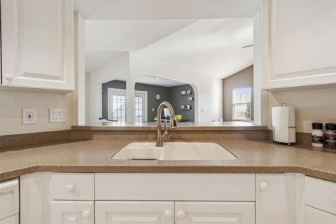 Купить виллу или дом в Сарасота, Флорида 9 комнат, 146.6м2, № 2095873 - фото 17