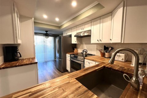 Condo in Sarasota, Florida, 2 bedrooms  № 1913470 - photo 3