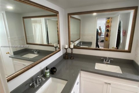 Copropriété à vendre à Miami, Floride: 2 chambres, 155.52 m2 № 1864324 - photo 8