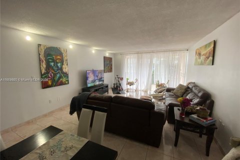 Copropriété à vendre à Miami, Floride: 2 chambres, 155.52 m2 № 1864324 - photo 4