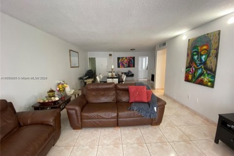 Copropriété à vendre à Miami, Floride: 2 chambres, 155.52 m2 № 1864324 - photo 12