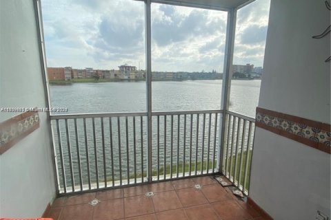 Copropriété à vendre à Miami, Floride: 2 chambres, 155.52 m2 № 1864324 - photo 7