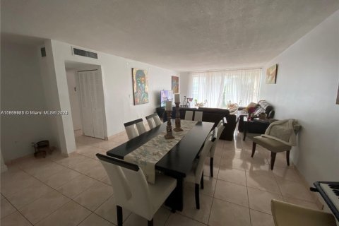 Copropriété à vendre à Miami, Floride: 2 chambres, 155.52 m2 № 1864324 - photo 2