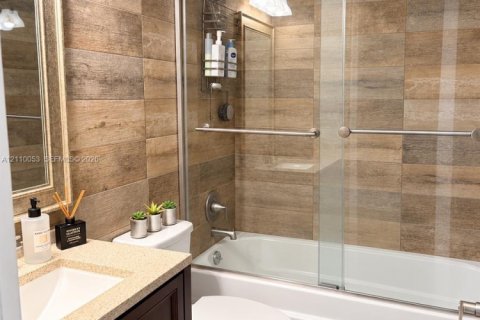 Casa en venta en Pembroke Pines, Florida, 2 dormitorios, 96.06 m2 № 2426076 - foto 21