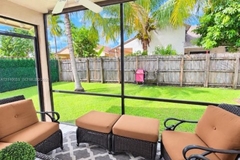 Casa en venta en Pembroke Pines, Florida, 2 dormitorios, 96.06 m2 № 2426076 - foto 6