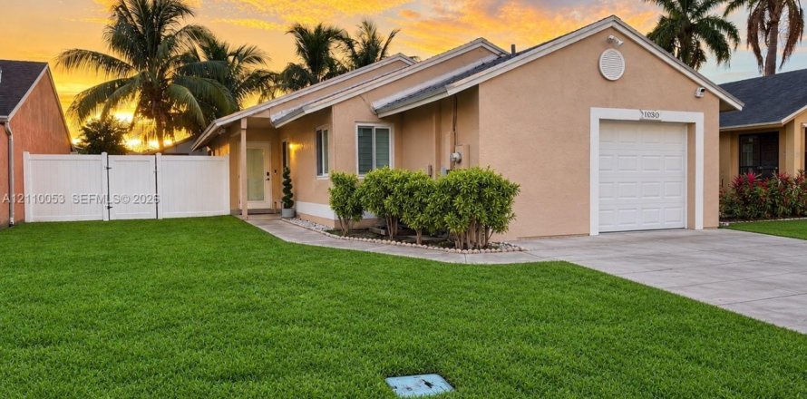 Casa en Pembroke Pines, Florida 2 dormitorios, 96.06 m2 № 2426076