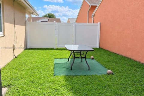 Casa en venta en Pembroke Pines, Florida, 2 dormitorios, 96.06 m2 № 2426076 - foto 3