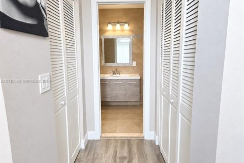 Casa en venta en Pembroke Pines, Florida, 2 dormitorios, 96.06 m2 № 2426076 - foto 14