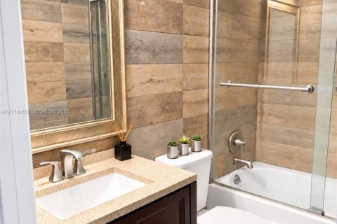 Casa en venta en Pembroke Pines, Florida, 2 dormitorios, 96.06 m2 № 2426076 - foto 22