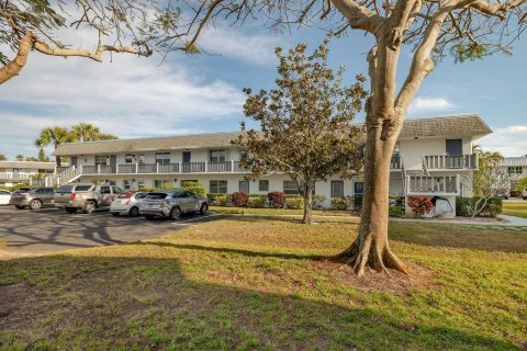 Condo in Stuart, Florida, 2 bedrooms № 2177493