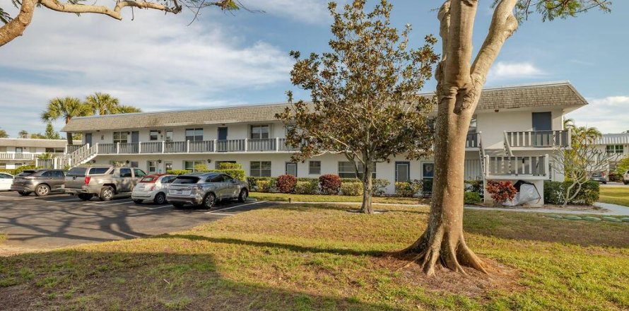 Condominio en Stuart, Florida, 2 dormitorios  № 2177493