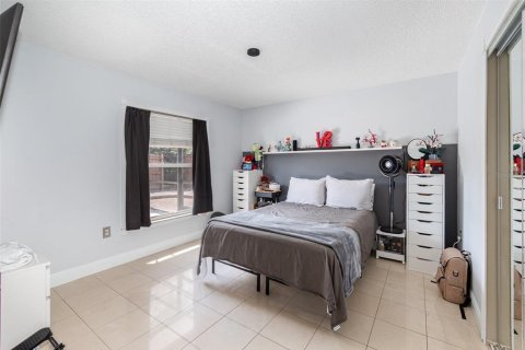 House in Orlando, Florida 4 bedrooms, 214.51 sq.m. № 1690347 - photo 19