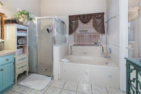 House in Orlando, Florida 4 bedrooms, 214.51 sq.m. № 1690347 - photo 18