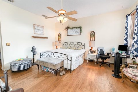 House in Orlando, Florida 4 bedrooms, 214.51 sq.m. № 1690347 - photo 15