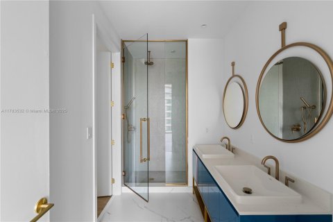 Condo in Miami, Florida, 1 bedroom  № 1860893 - photo 25