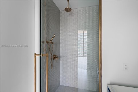 Condo in Miami, Florida, 1 bedroom  № 1860893 - photo 27