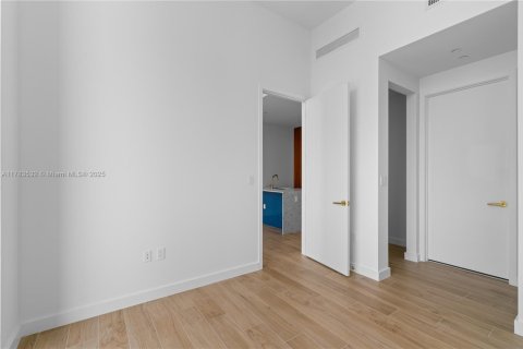 Condo in Miami, Florida, 1 bedroom  № 1860893 - photo 20