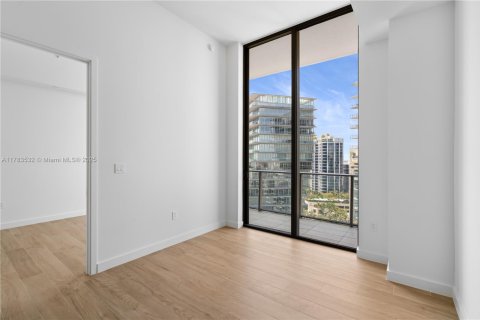 Condo in Miami, Florida, 1 bedroom  № 1860893 - photo 14