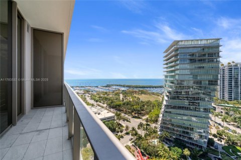 Condo in Miami, Florida, 1 bedroom  № 1860893 - photo 1