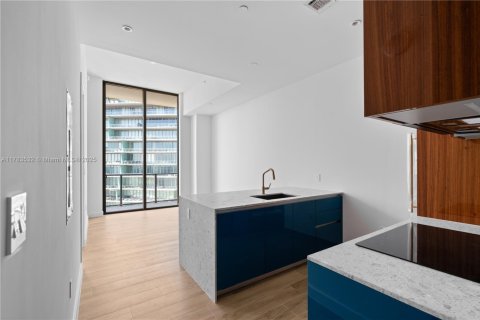 Condo in Miami, Florida, 1 bedroom  № 1860893 - photo 4